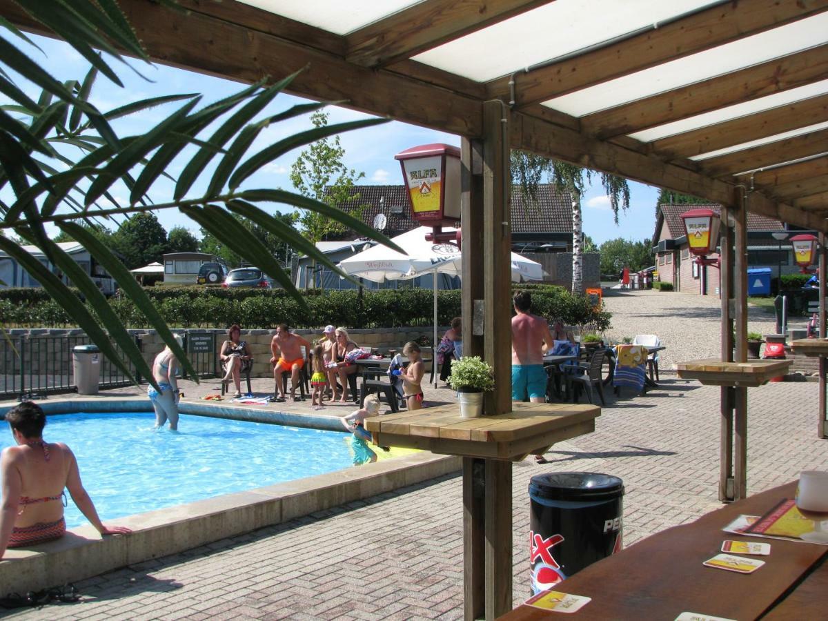 Boomstamhuis High Chaparral Ferienpark Oorsbeek