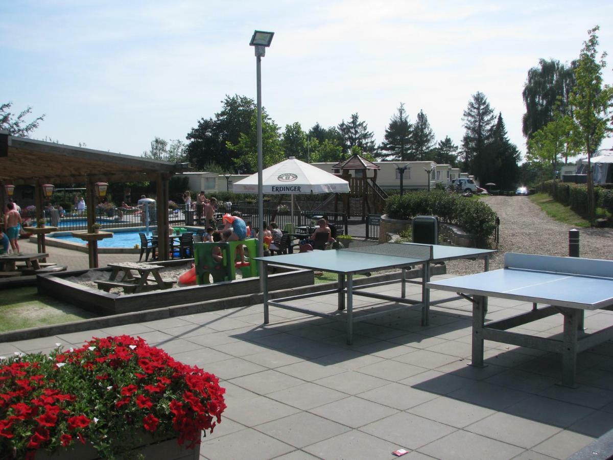Vakantiepark Boomstamhuis High Chaparral Oorsbeek